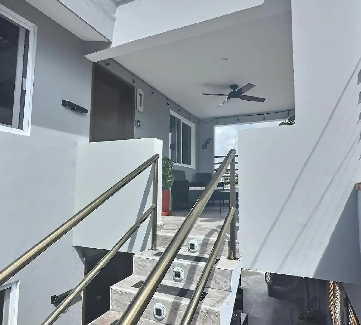 Apartamento Lit King, Netflix & Piscine, Propre & Neuf Cozumel